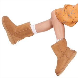 UGG pre school Classic II Boots Chestnut